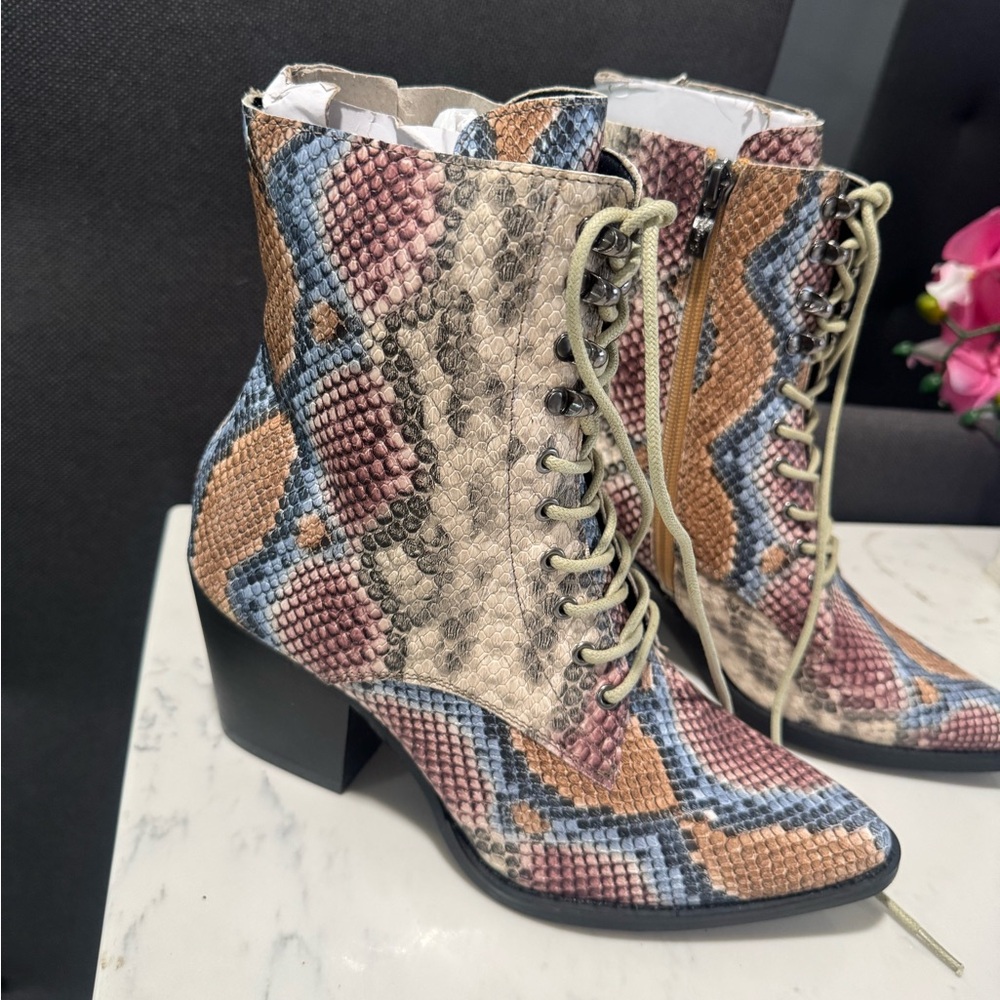 ARIDER GIRL Snakeskin Lace-Up Ankle Boots - Multicolor - Picture 5 of 10